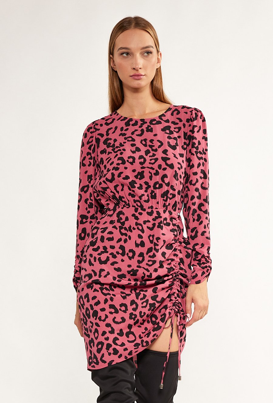 Wzorzysta sukienka ze ściągaczem