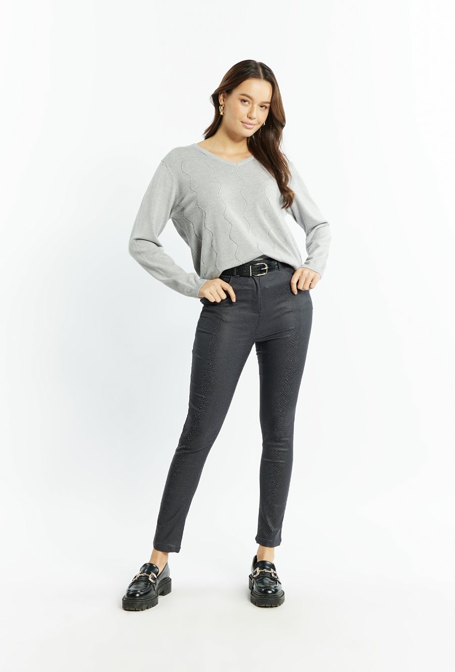 Wiskozowy sweter w serek