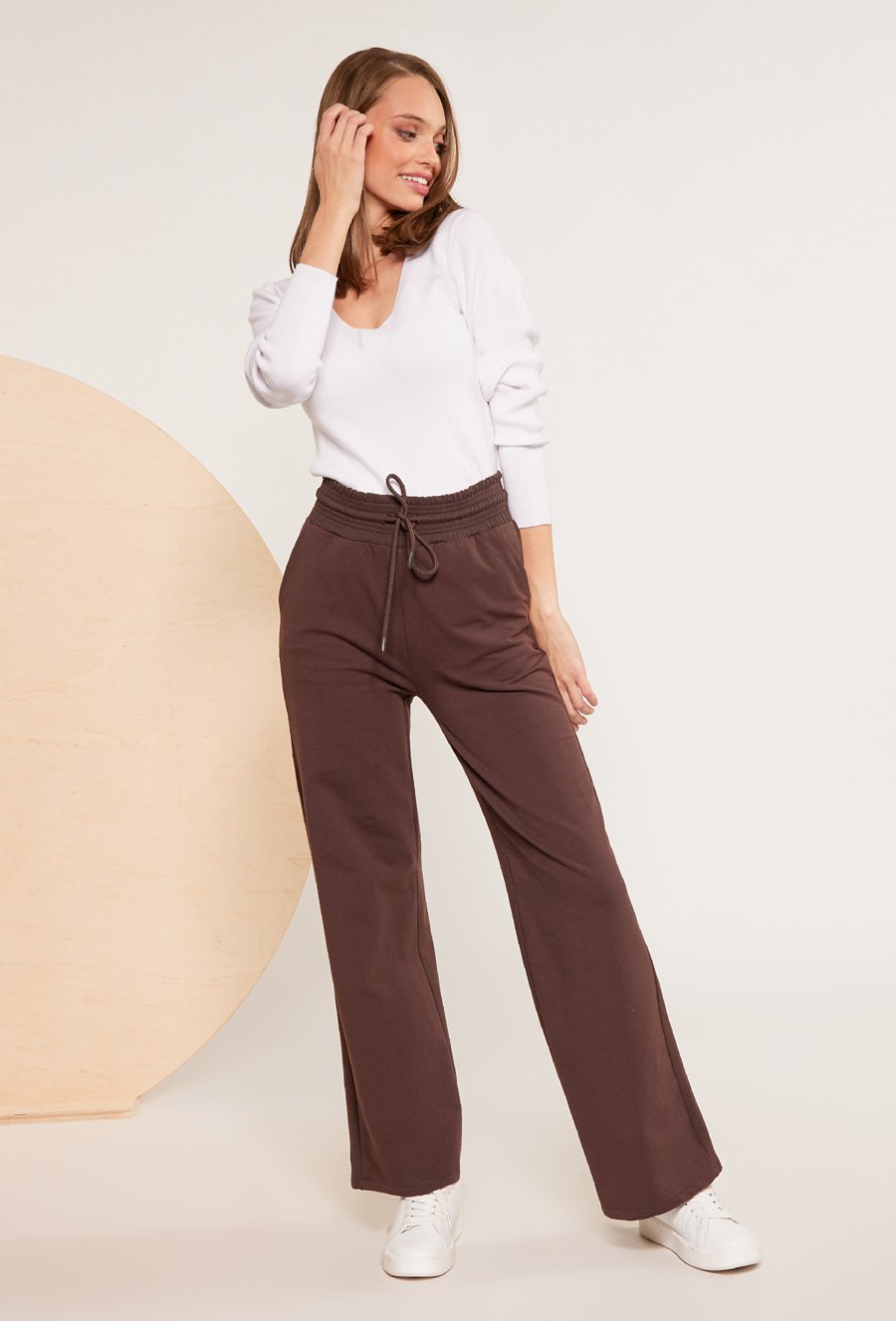 Bawełniane szerokie spodnie w sportowym stylu