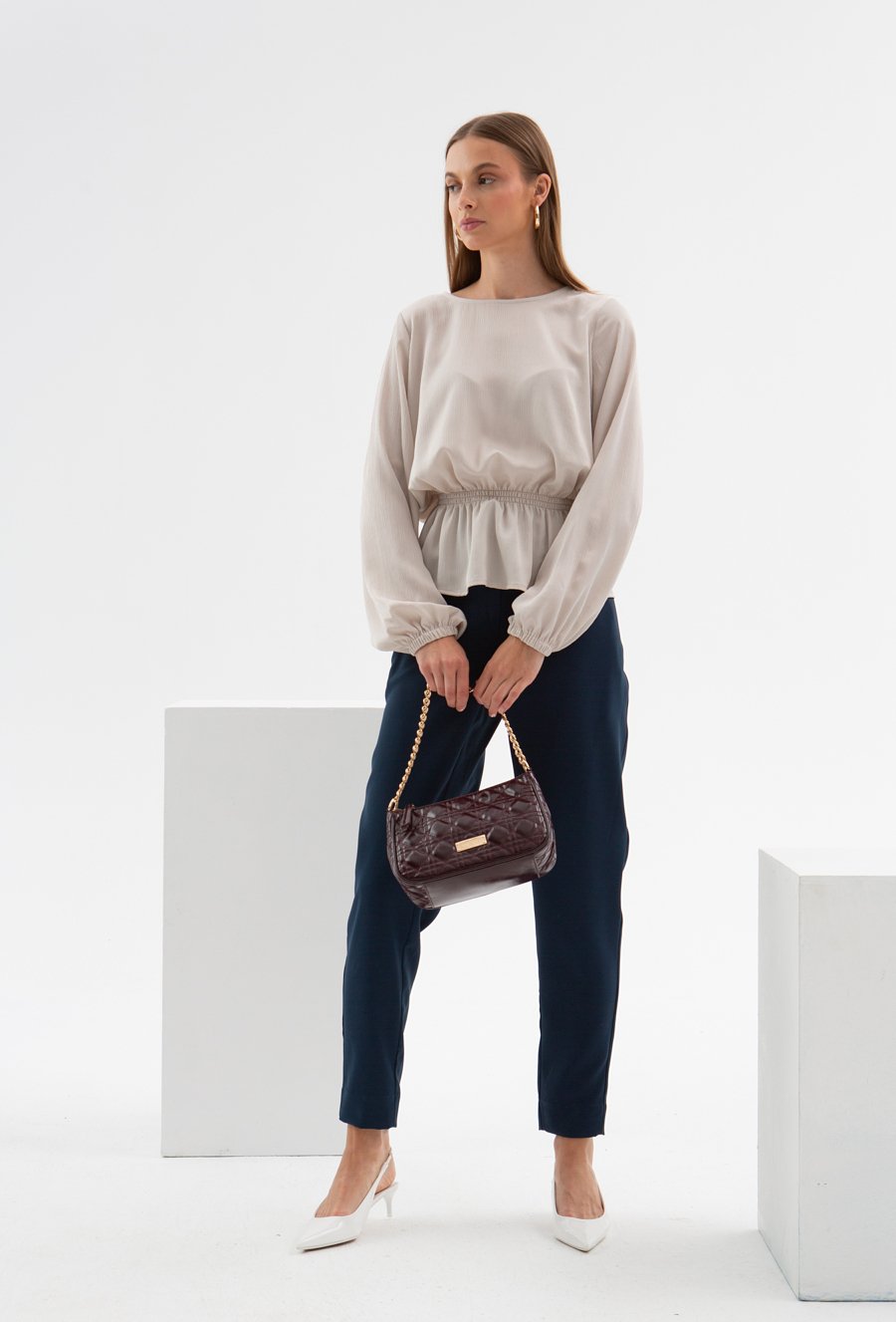 Granatowe spodnie z wysokim stanem