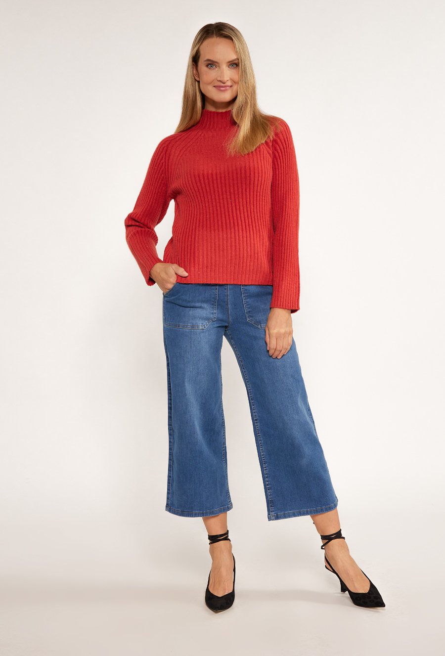 Sweter z prążkowaniem