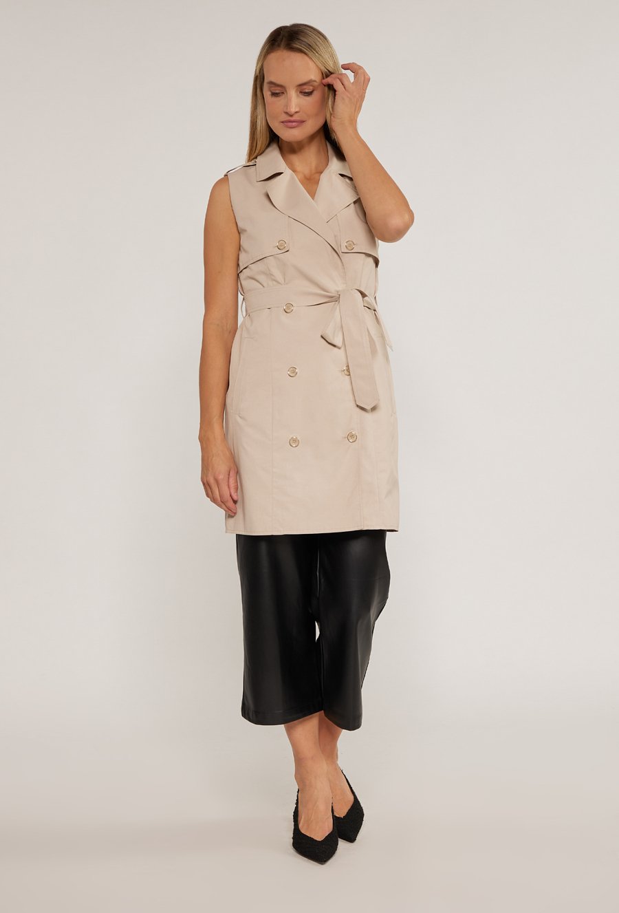 Materiałowa kamizelka z paskiem