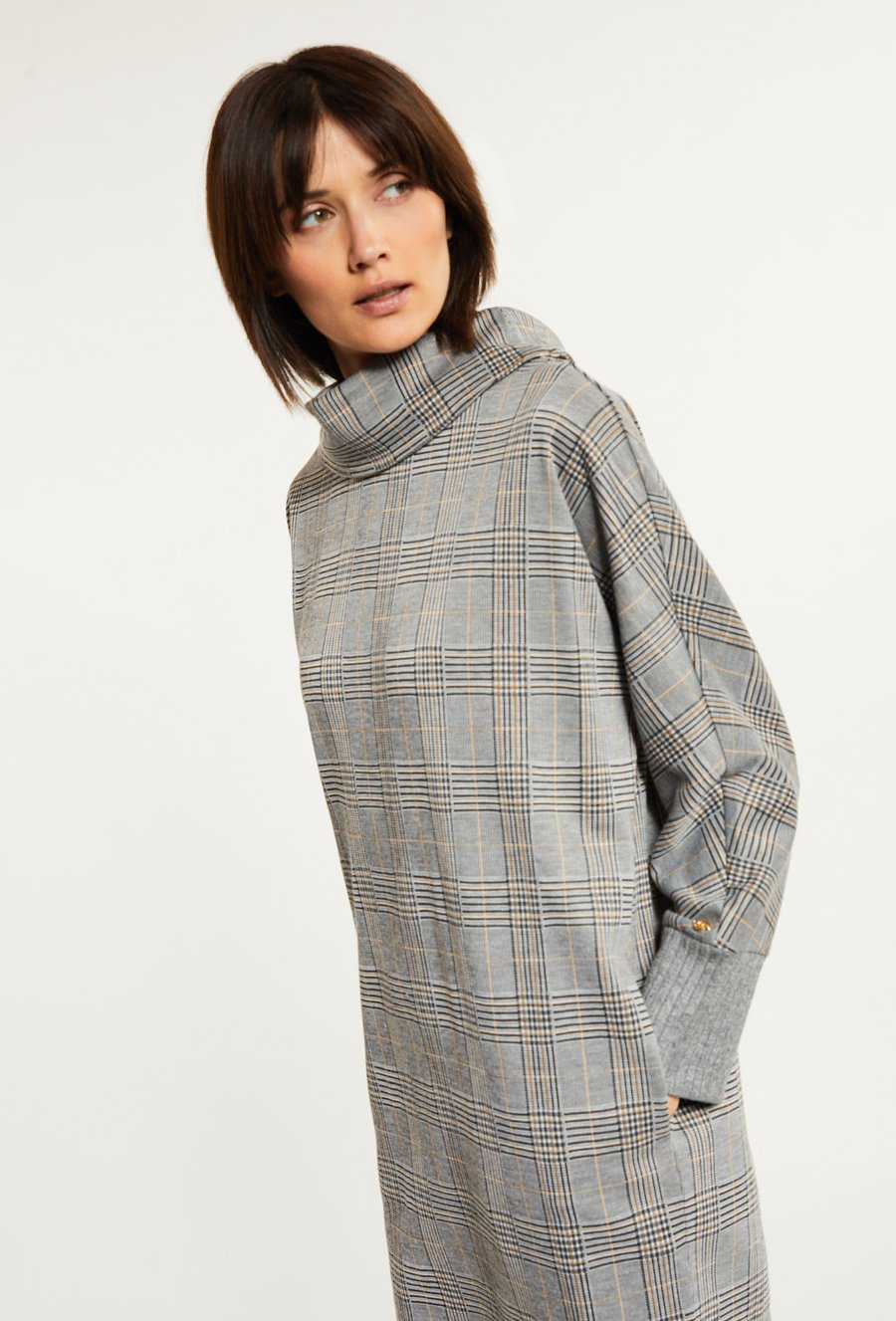 Prosta sukienka w kratę