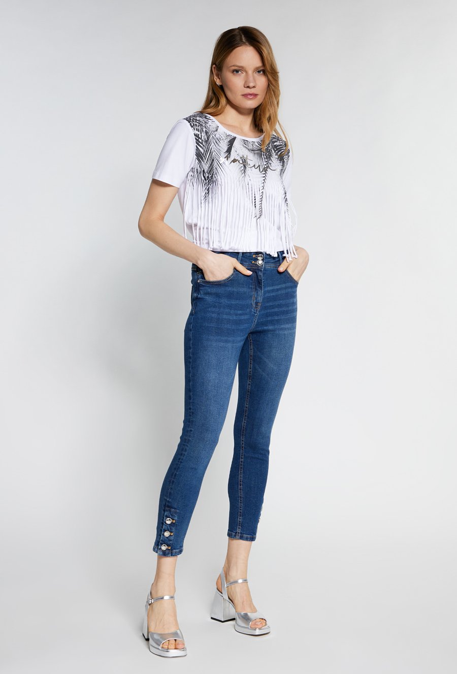 Jeansy z ozdobnymi nogawkami