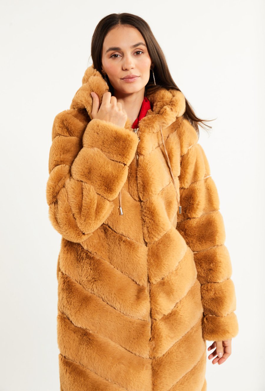 Płaszcz ze sztucznego futerka z kapturem