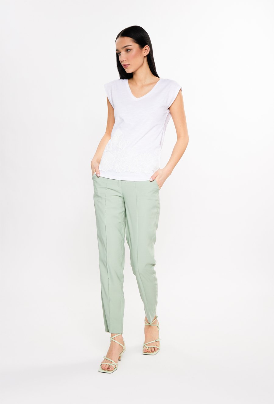 T-shirt damski z kwiecistym wzorem