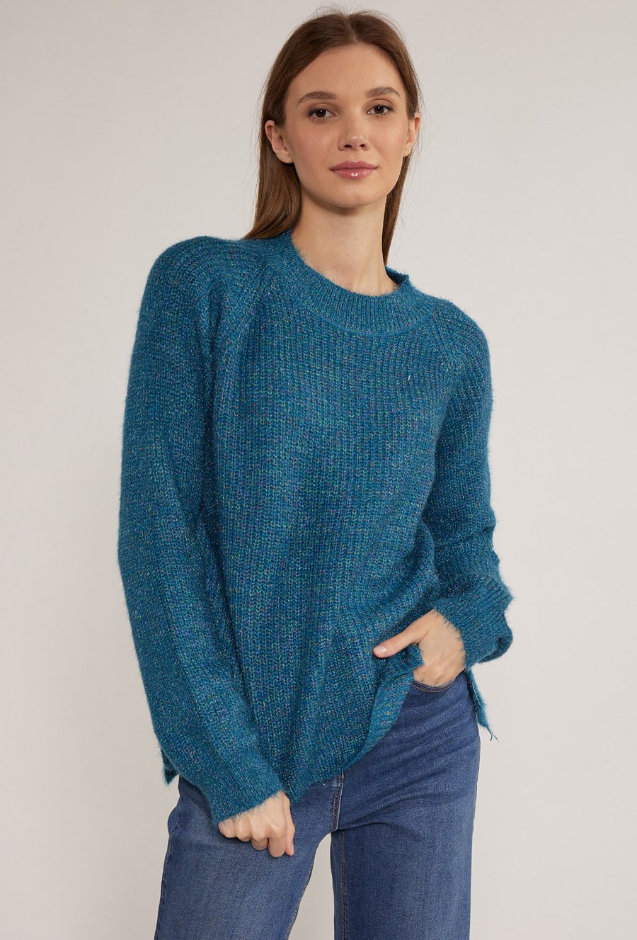 Połyskujący sweter z p&oacute;łgolfem