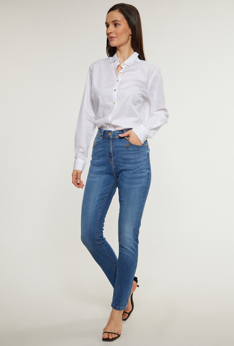 Klasyczne jeansy damskie