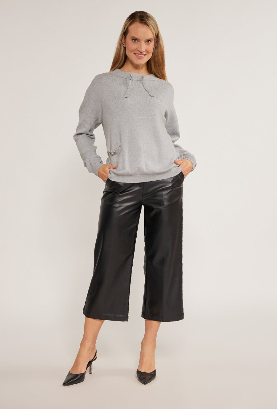 Sweter damski z wiązaniem