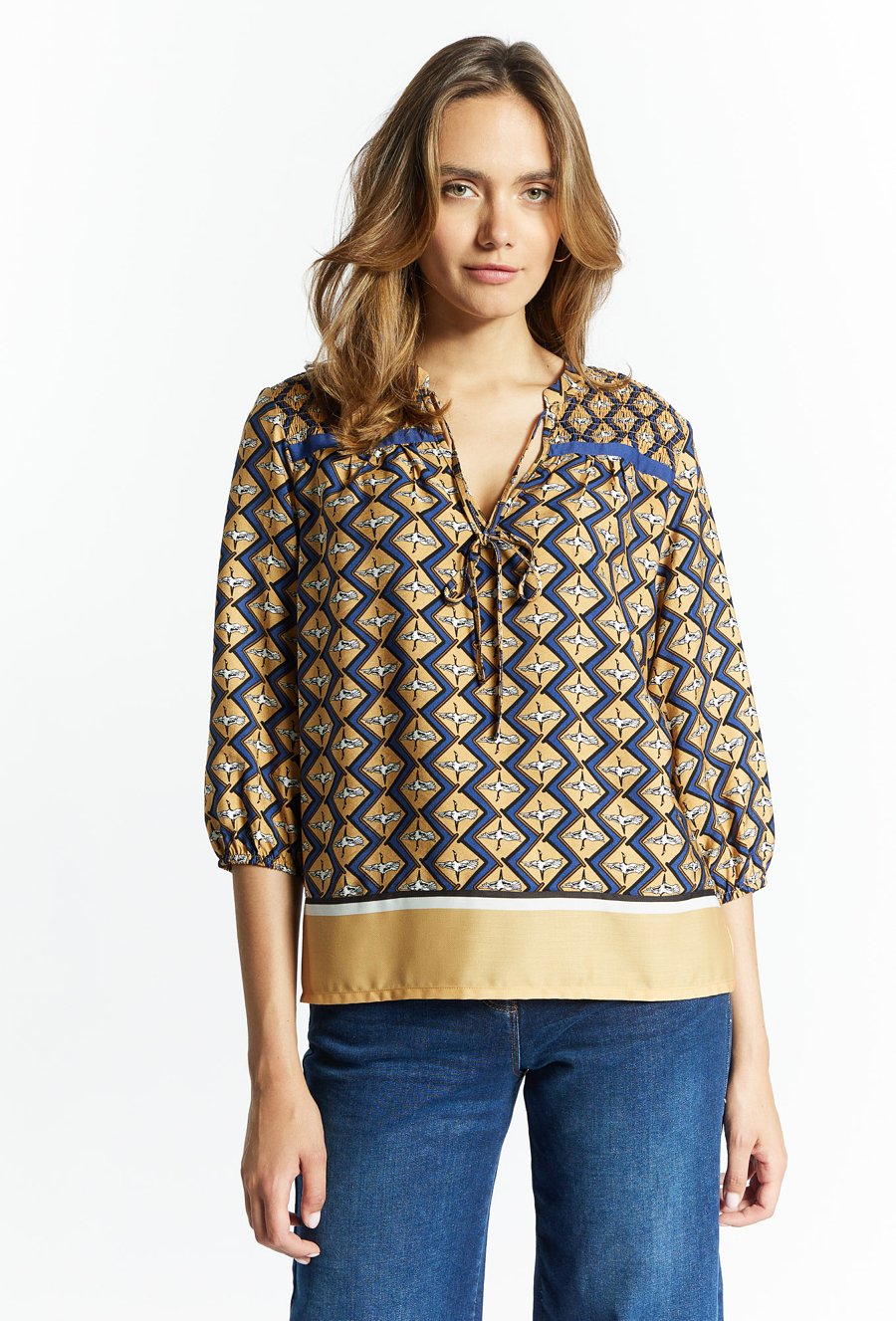 Wzorzysta bluzka z marszczeniem