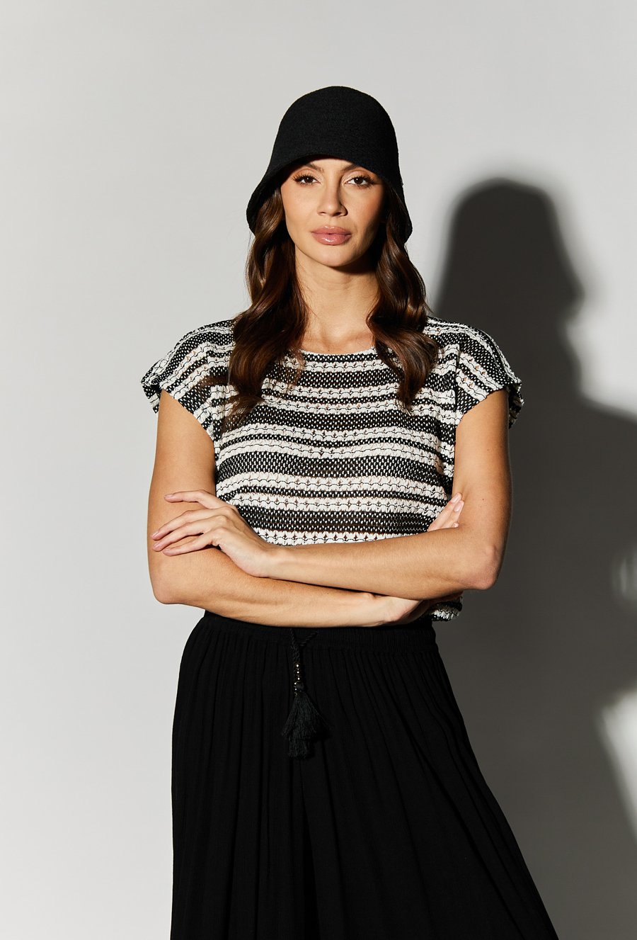 Pleciony kapelusz typu bucket