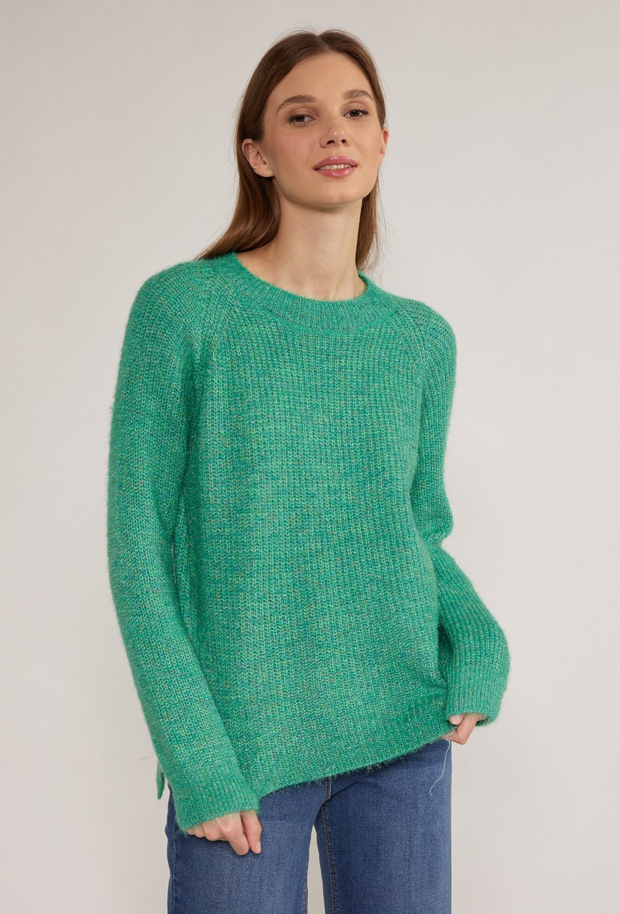 Połyskujący sweter z p&oacute;łgolfem