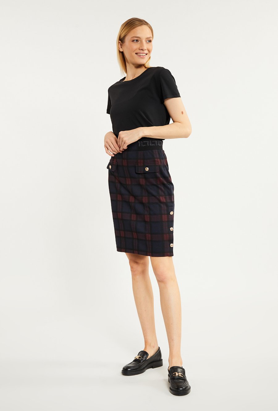 Wzorzysta sp&oacute;dnica damska