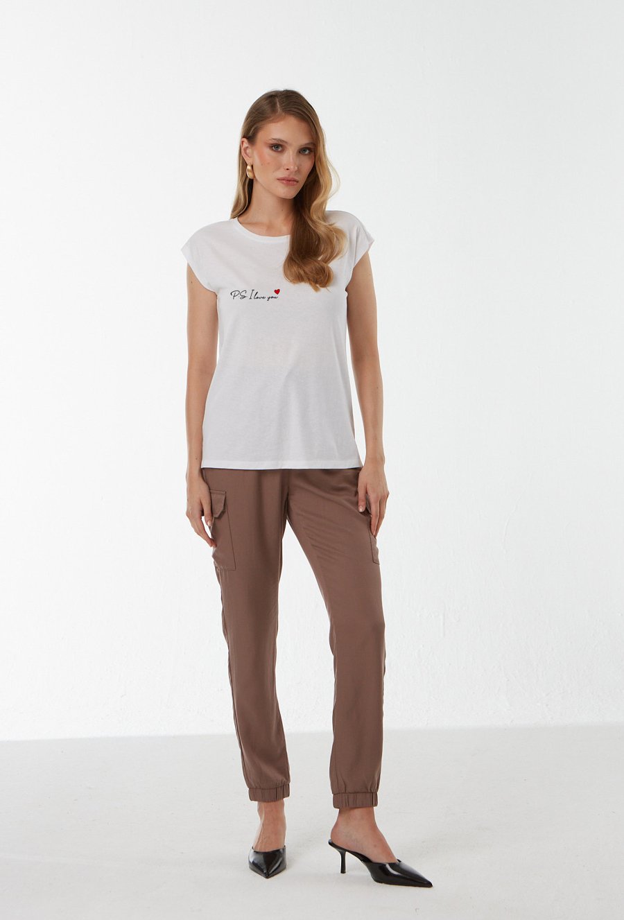 Biały t-shirt z napisem