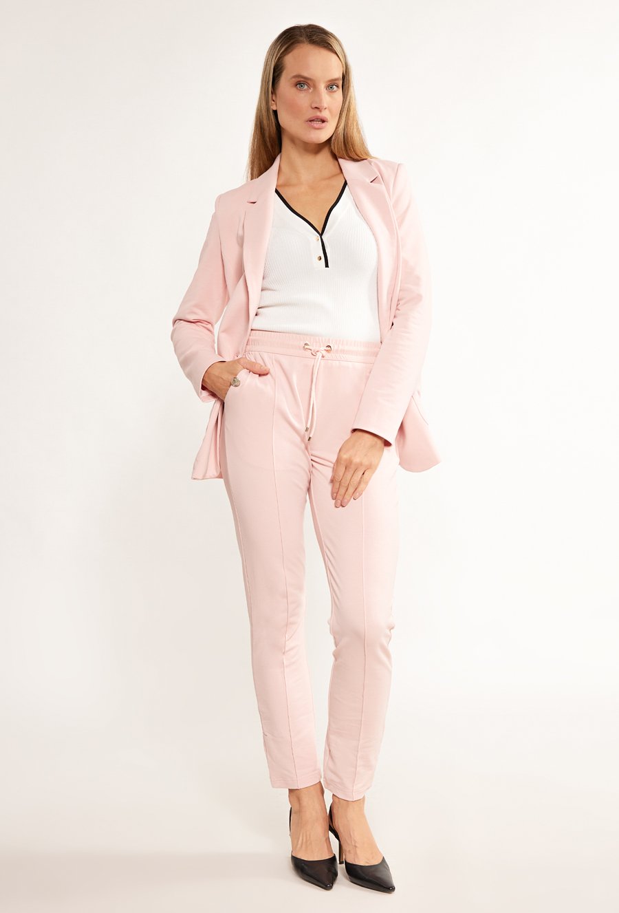 Klasyczna marynarka damska