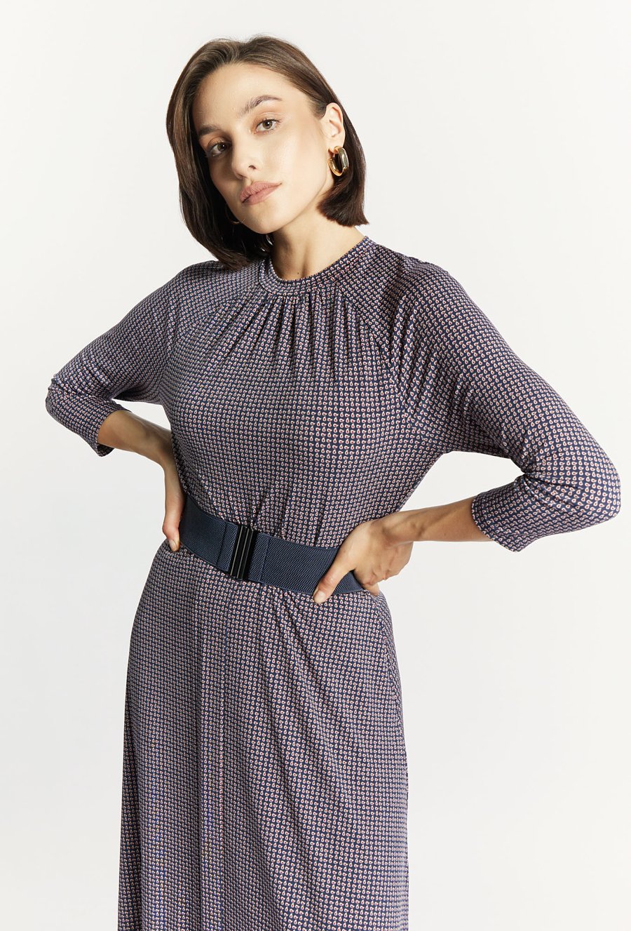 Sukienka midi z geometrycznym wzorem