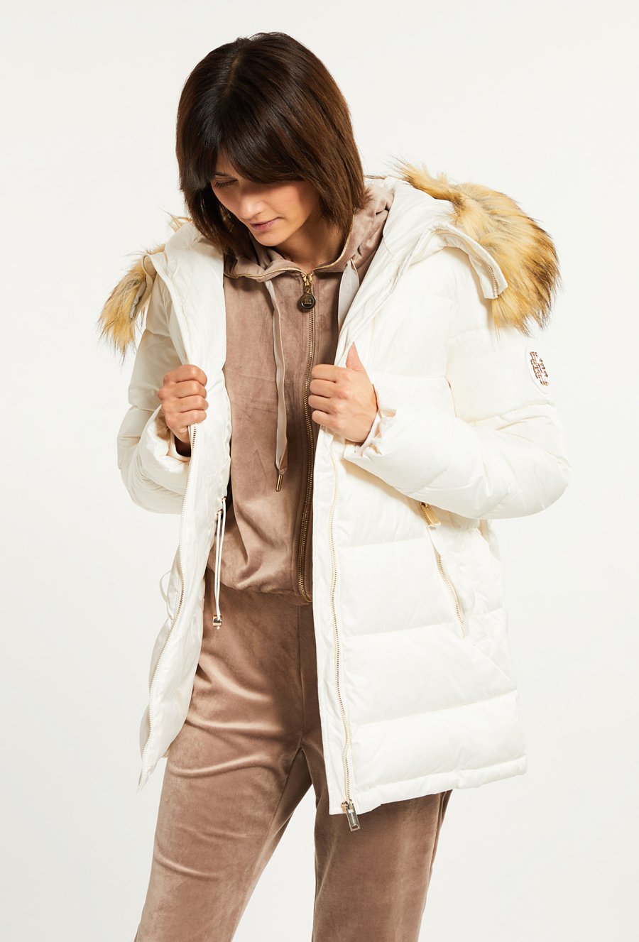 Pikowana kurtka damska z kapturem