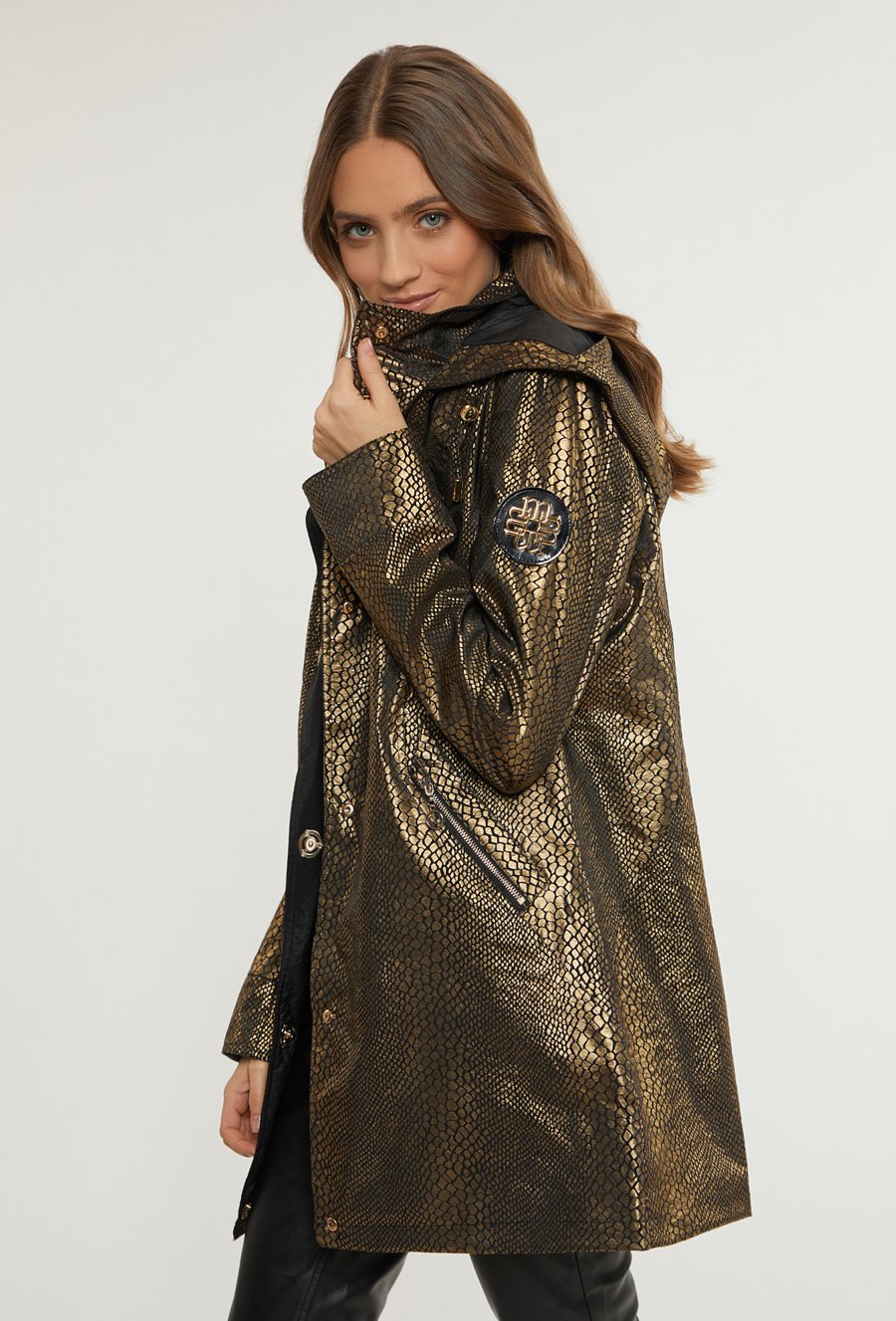 Płaszcz damski z wzorem