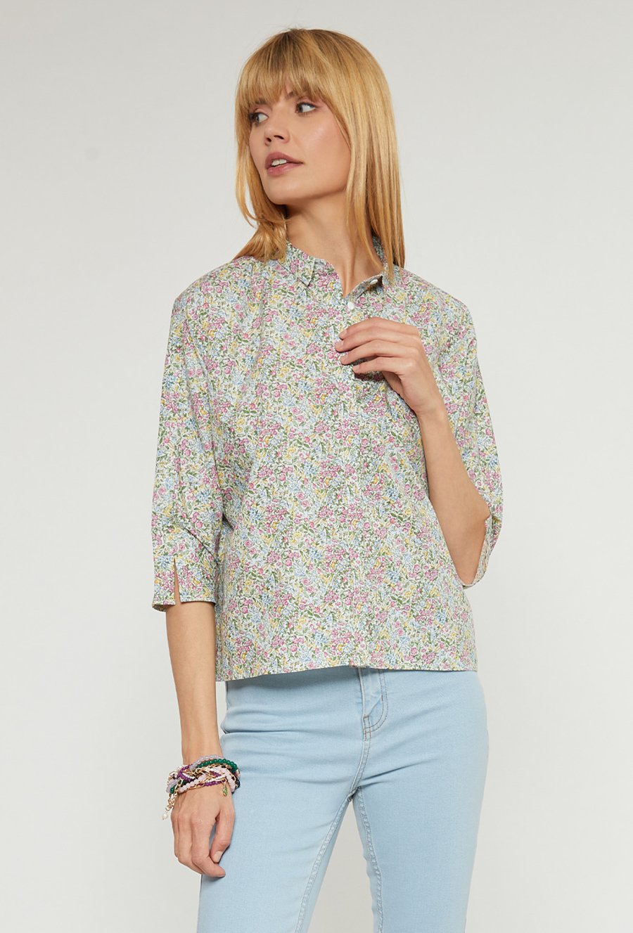 Kr&oacute;tsza prosta koszula z rękawem 3/4