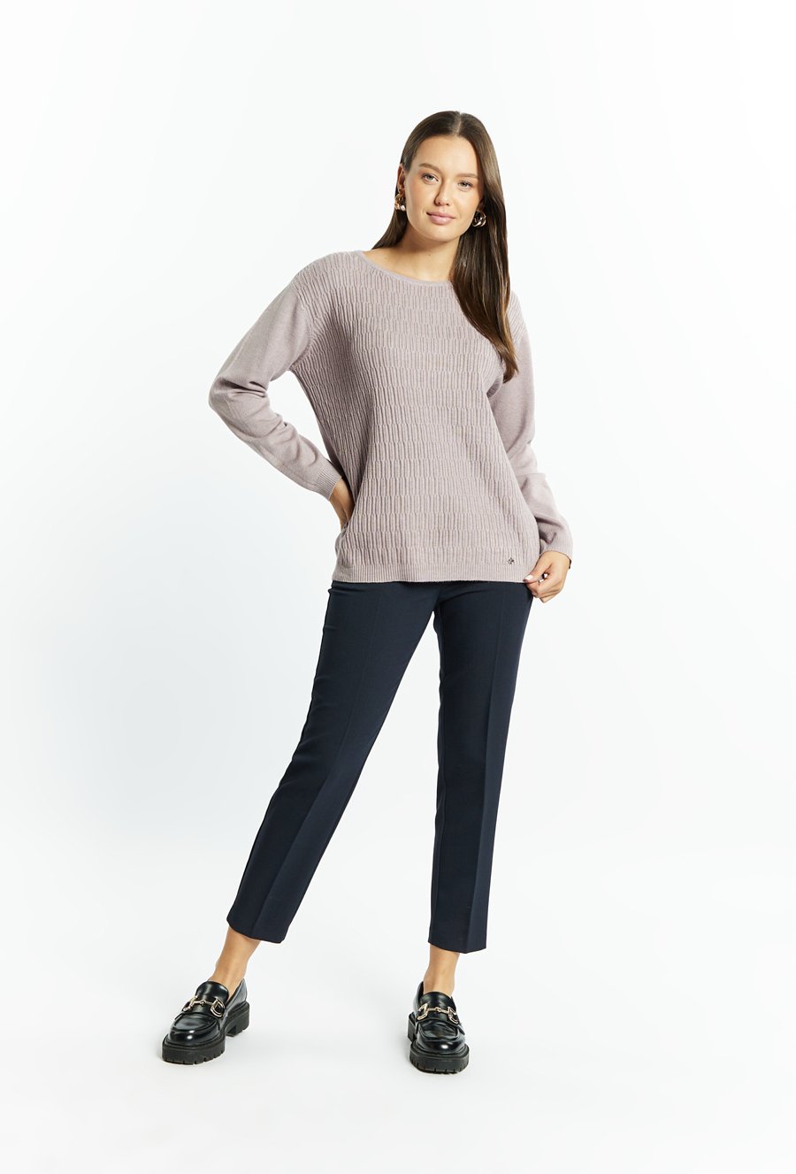 Prążkowany sweter damski