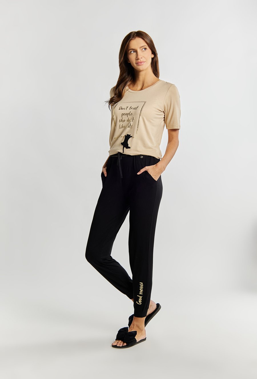 Długie spodnie od piżam z napisem