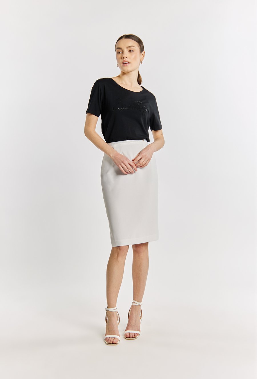 Bawełniany T-shirt ze zdobieniem