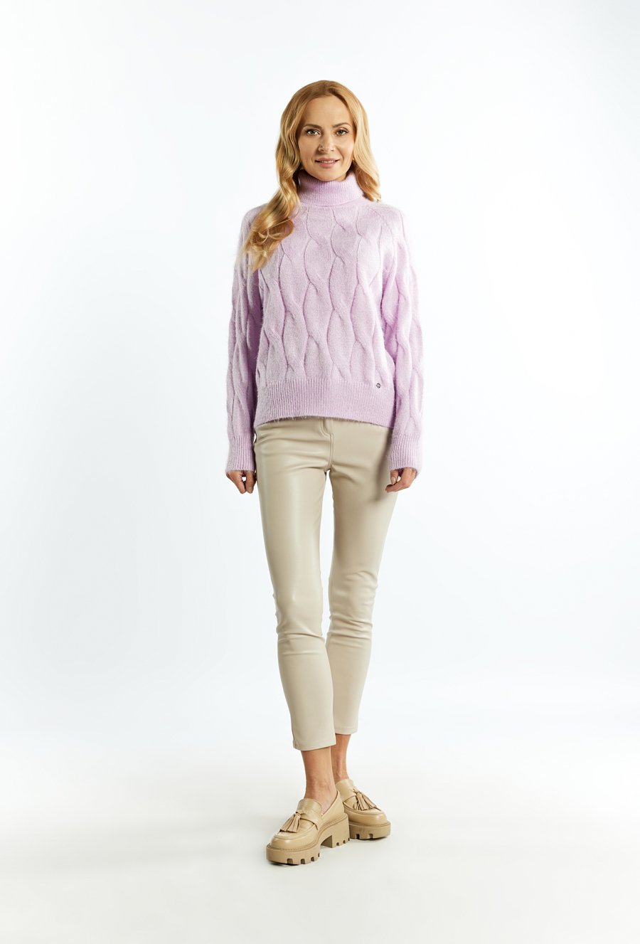 Sweter damski z golfem