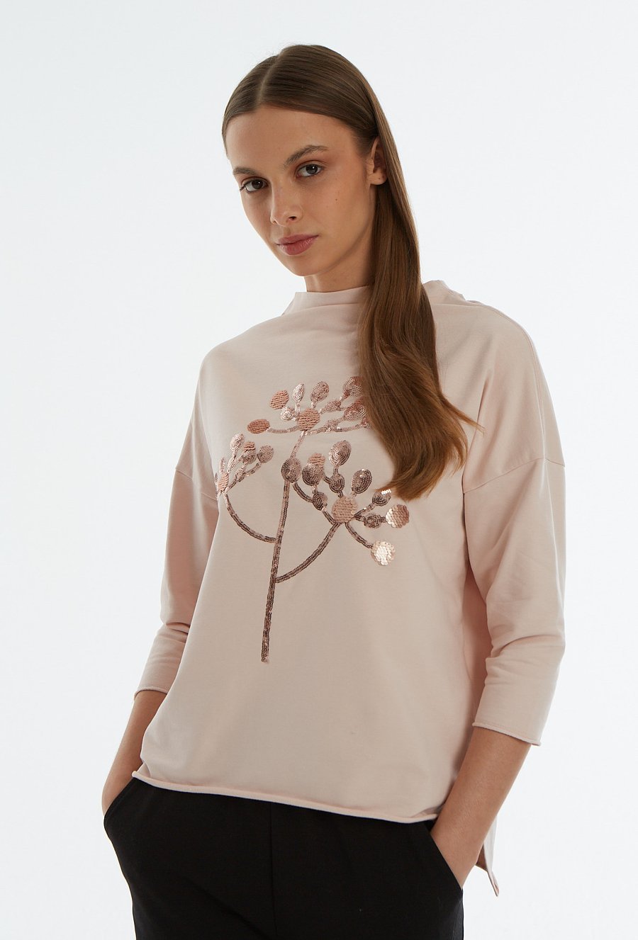 Bluza z cekinową aplikacją