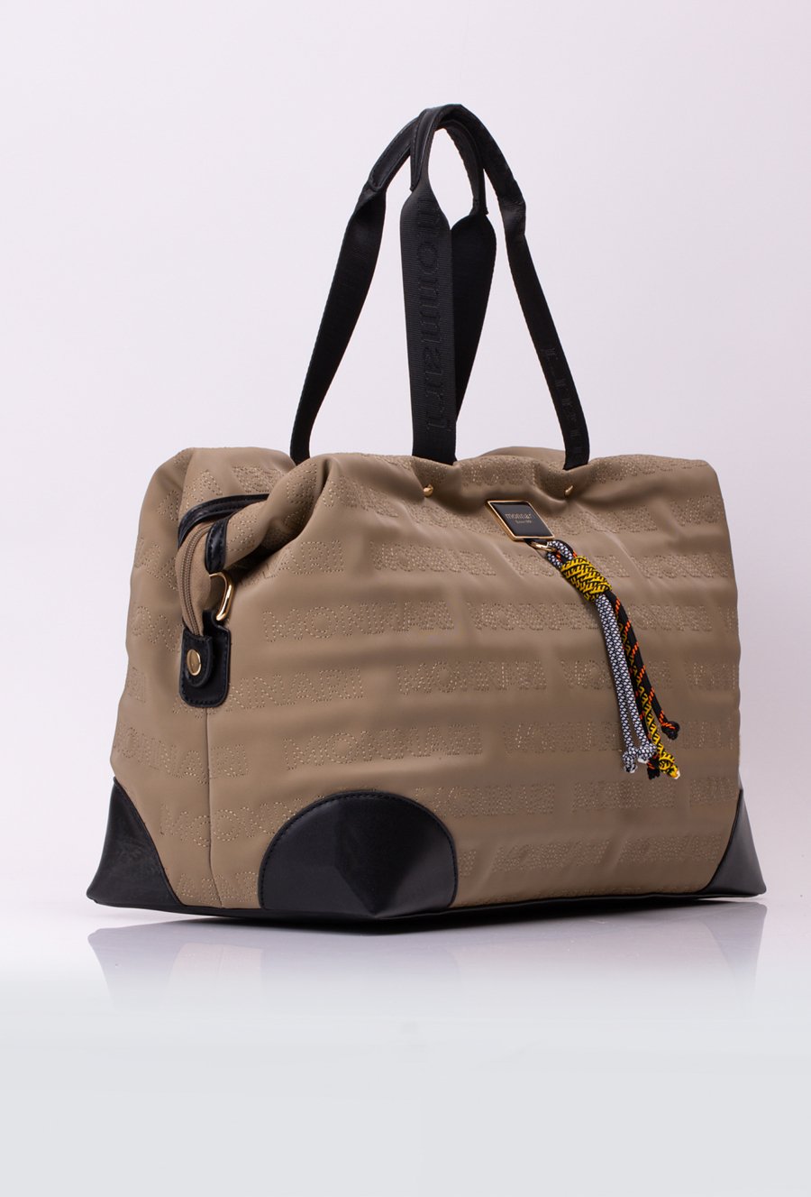 Duży shopper w sportowym stylu