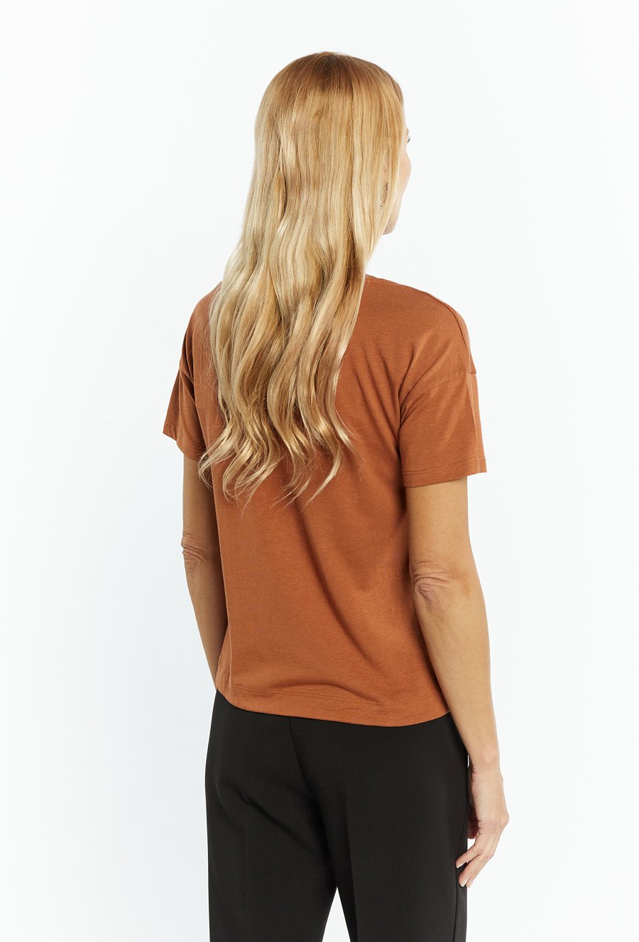 T-shirt damski o swobodnym kroju