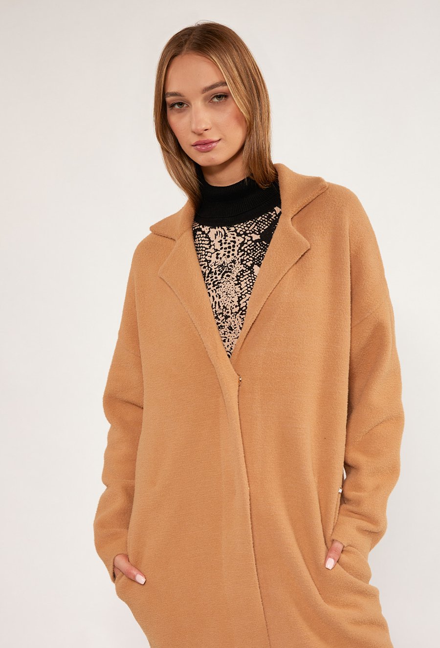 Pluszowy płaszcz damski