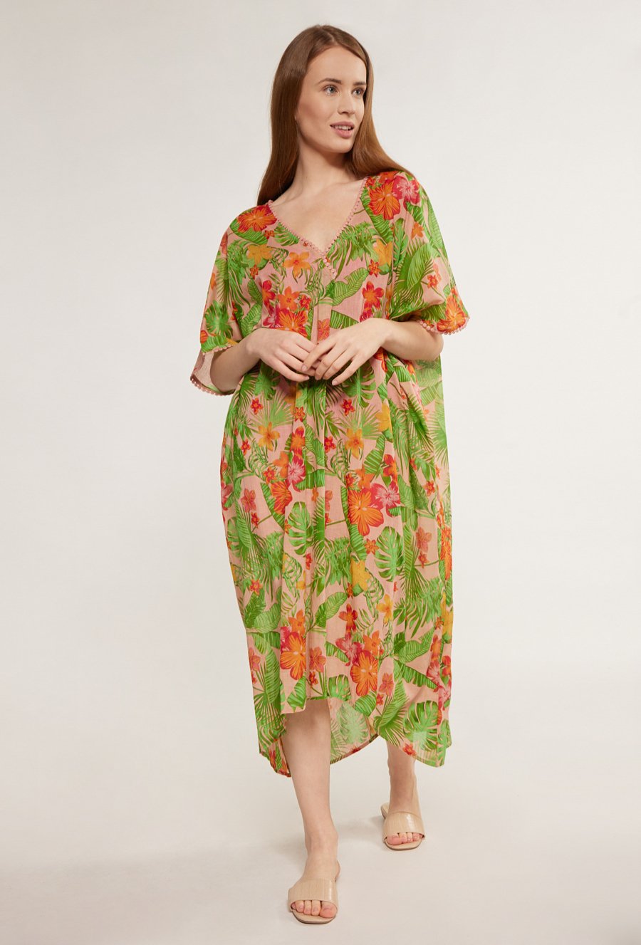 Wzorzyste pareo o luźnym kroju