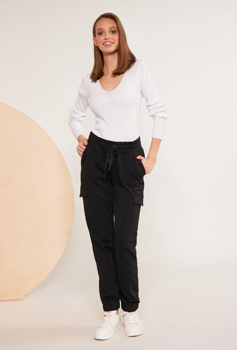 Spodnie dresowe typu cargo