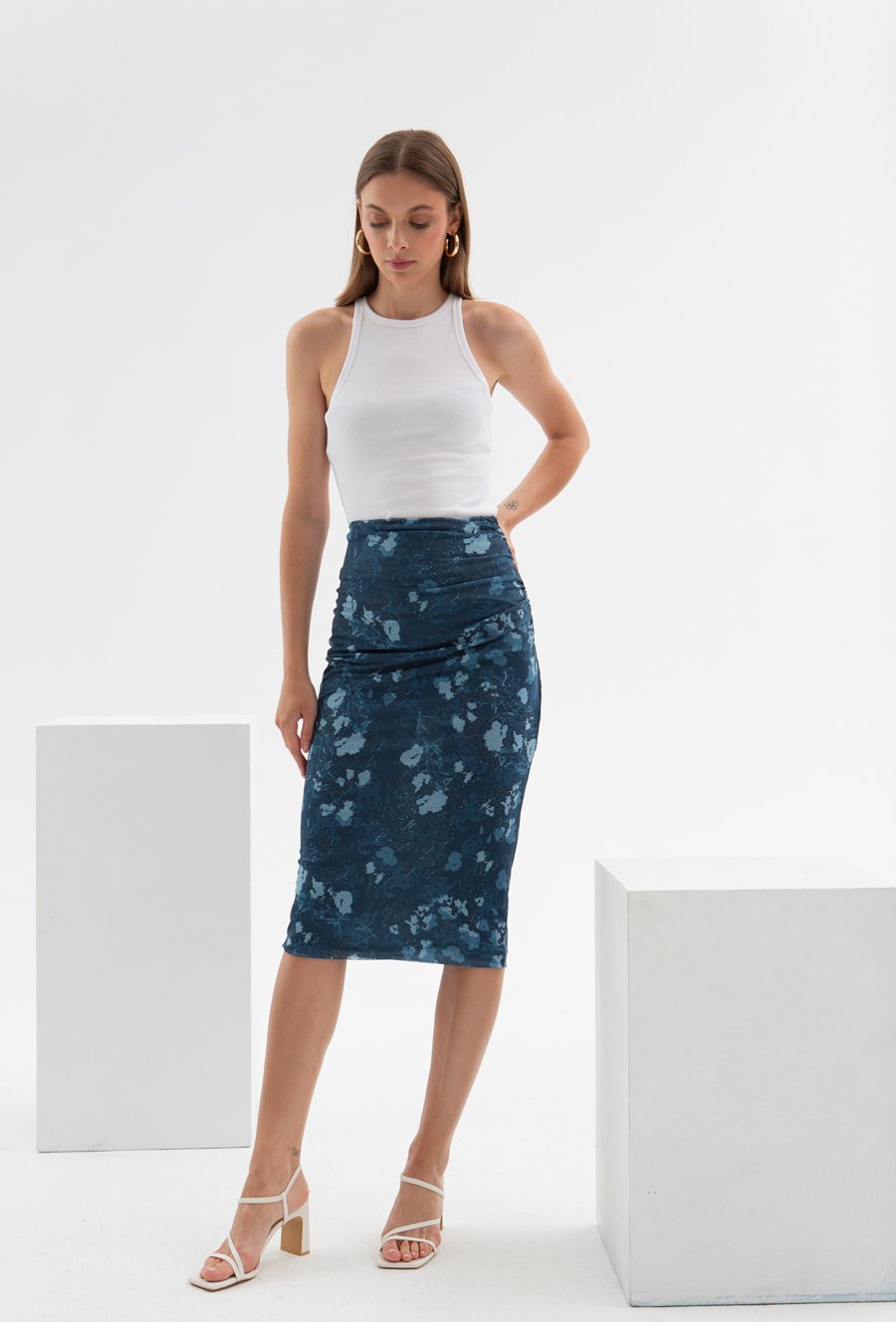 Oł&oacute;wkowa sp&oacute;dnica midi.