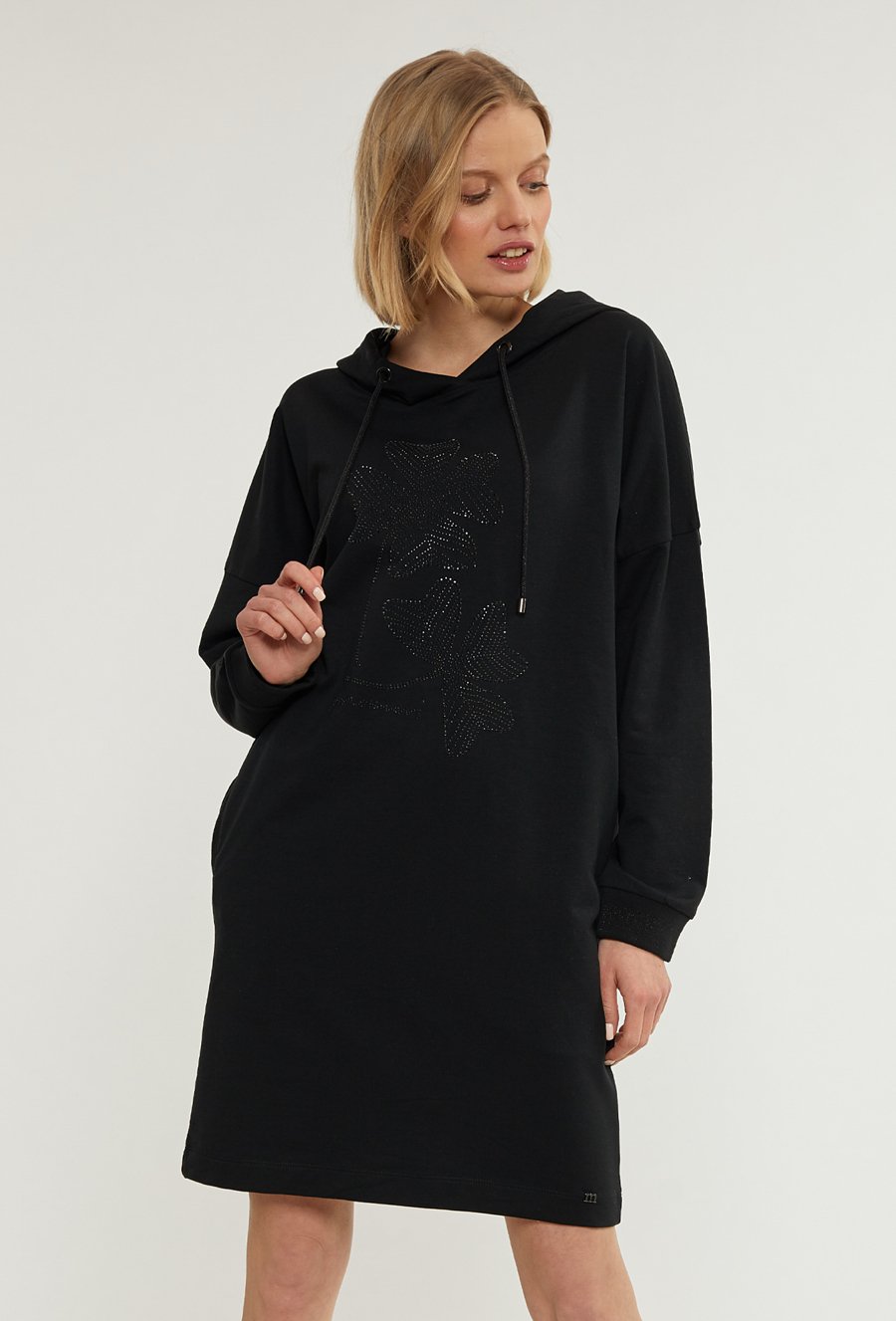 Sukienka damska z aplikacją