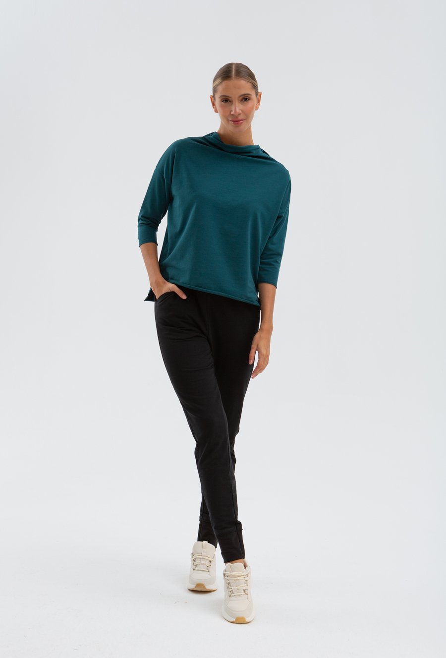 Bluza z szeroki dekoltem