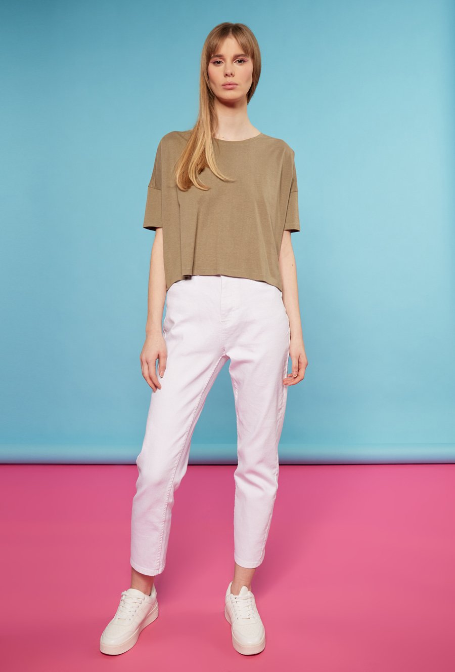 T-shirt o swobodnym fasonie