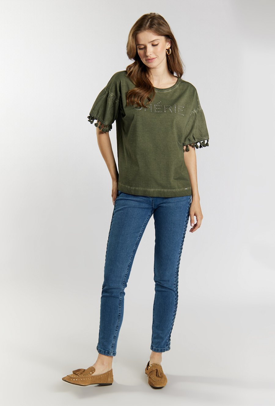 Bluzka z dżetowym napisem