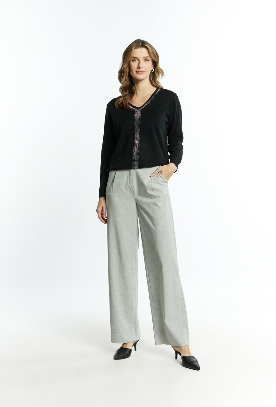 Cienki sweter damski z dżetami