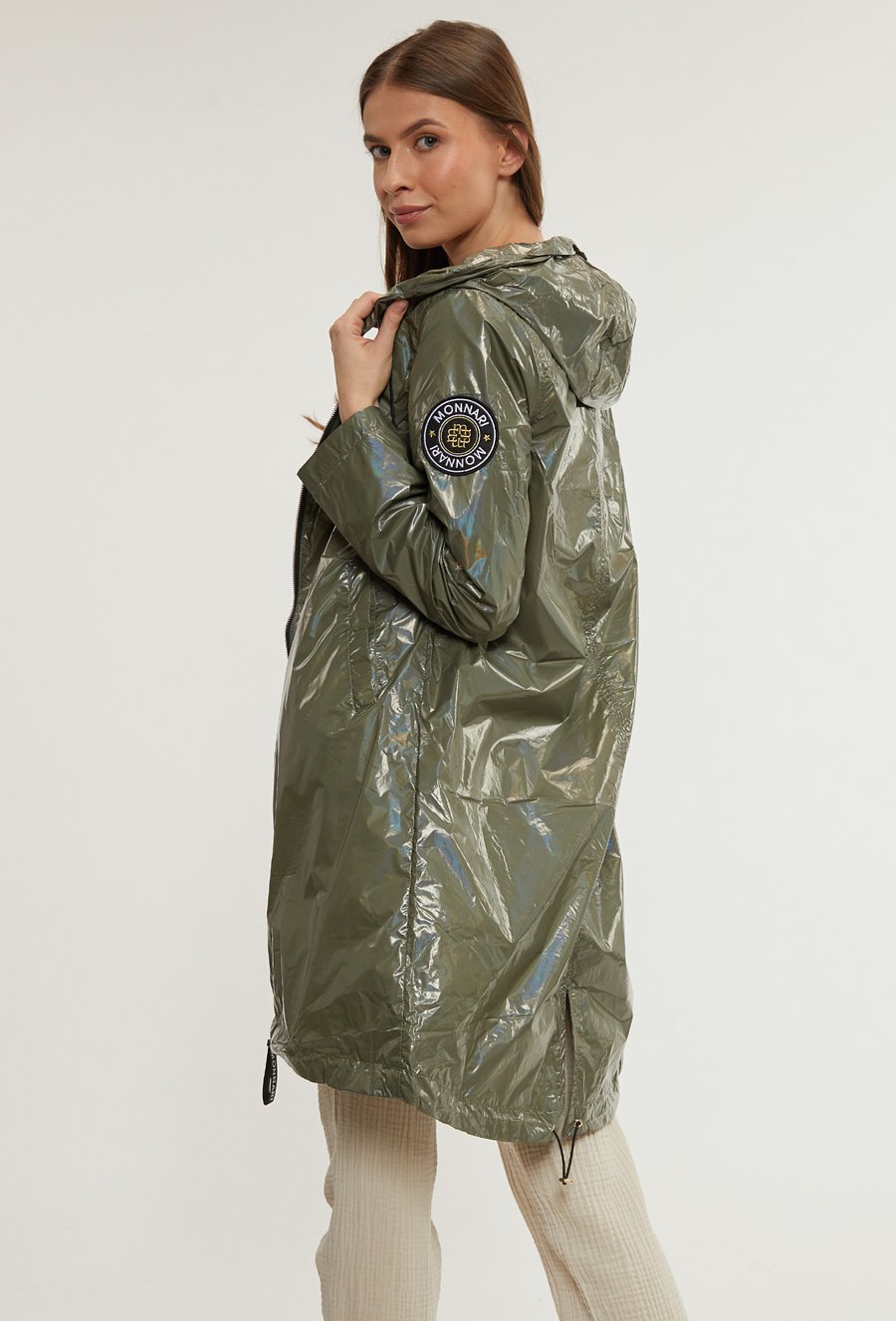 Płaszcz damski z kapturem