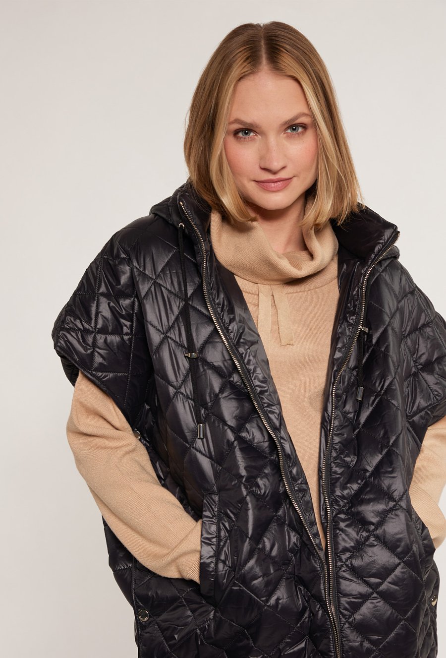 Pikowany bezrękawnik damski