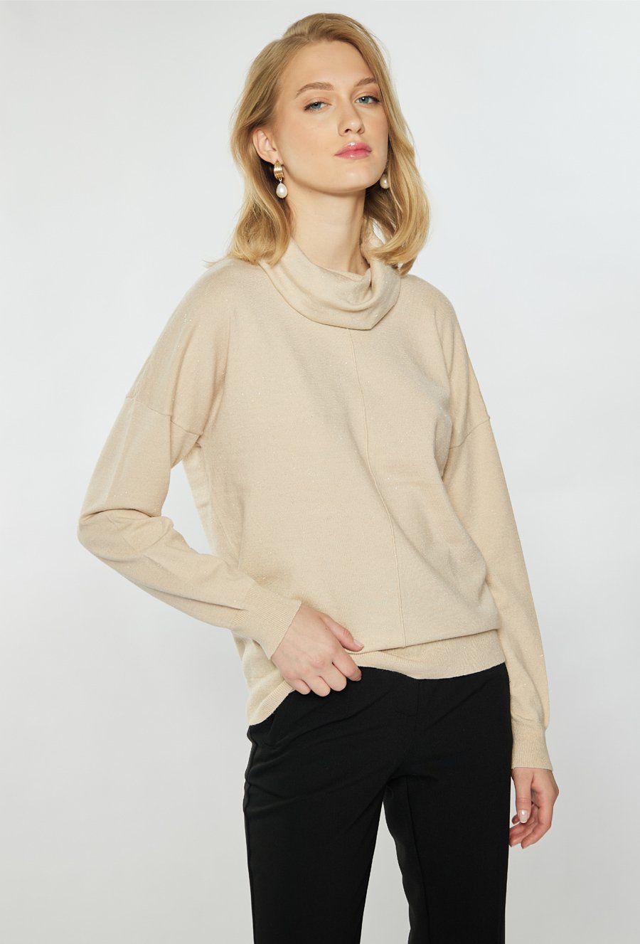 Golf z połyskującą nicią