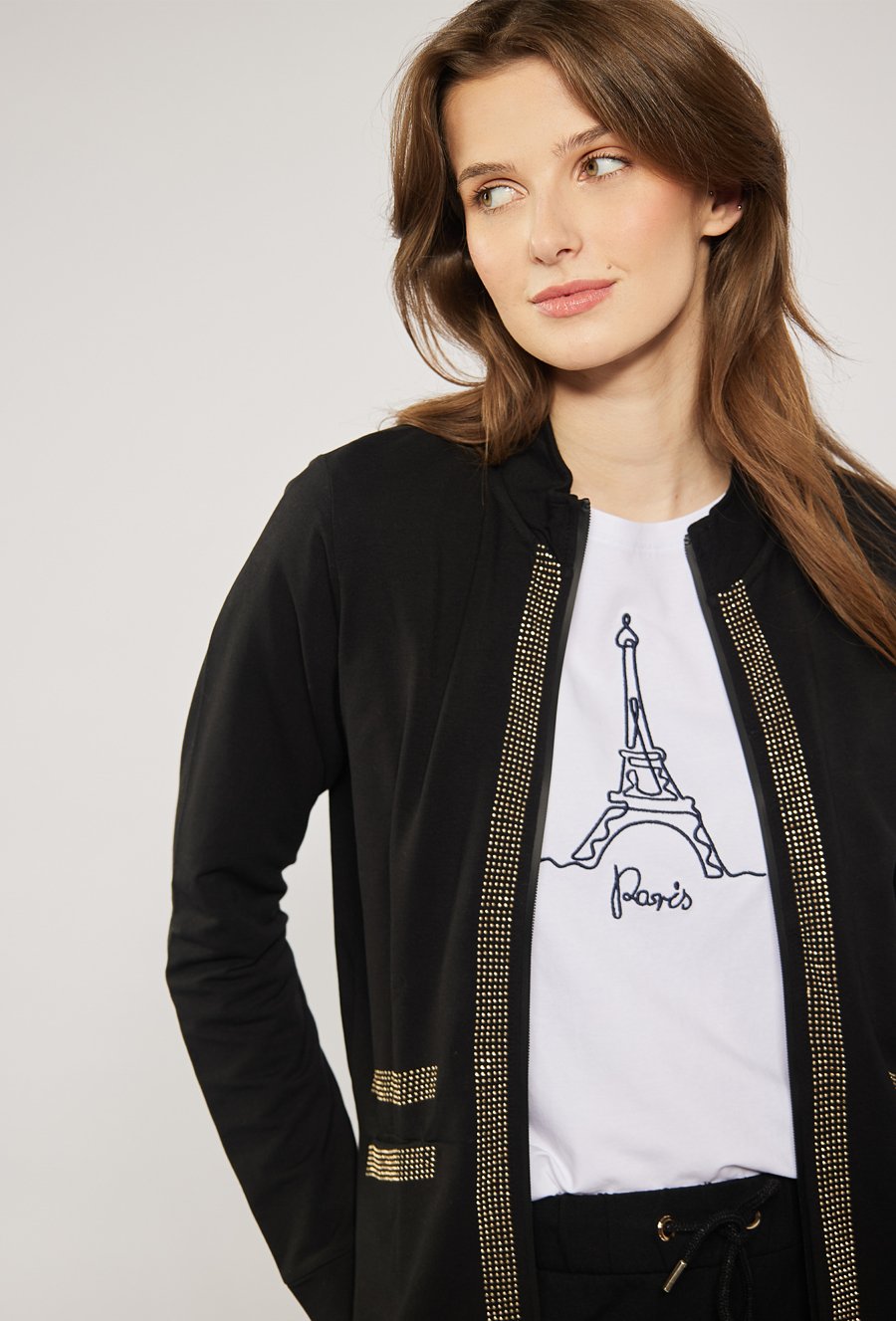 Bluza z dżetowym wykończeniem