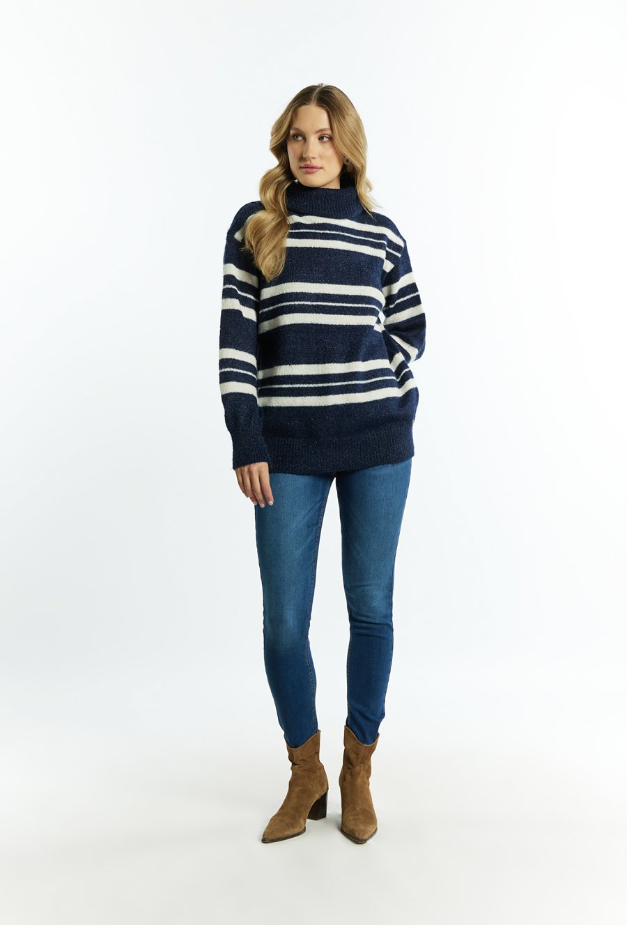 Dłuższy sweter w paski