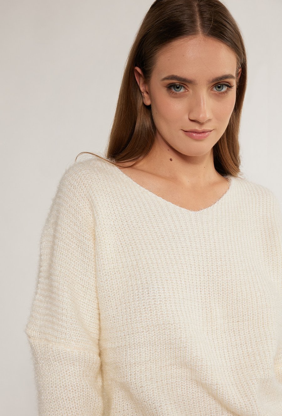 Prążkowany sweter z bufiastymi rękawami