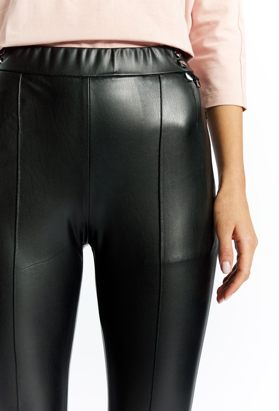 Legginsy z imitacji sk&oacute;ry