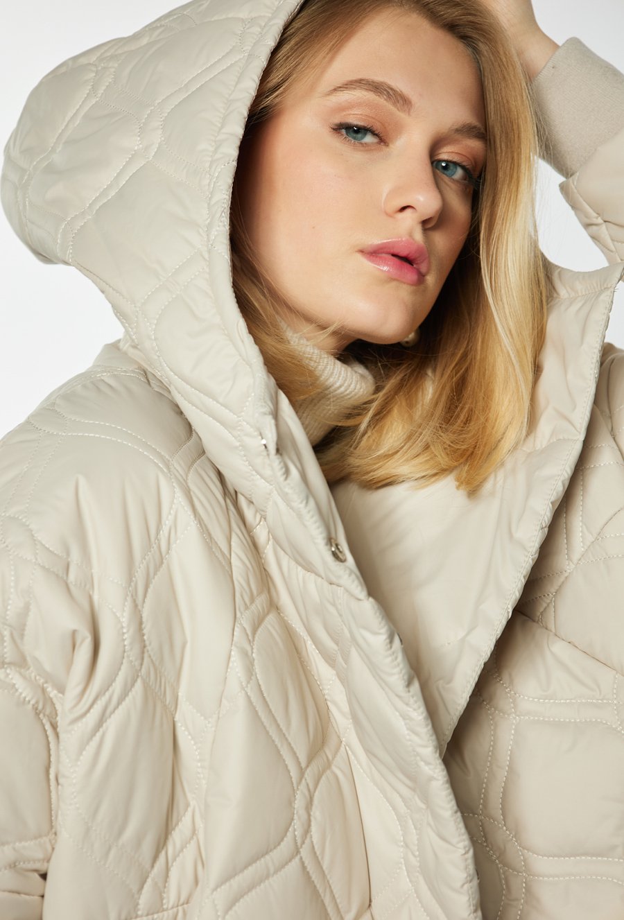 Kurtka damska z kołnierzem