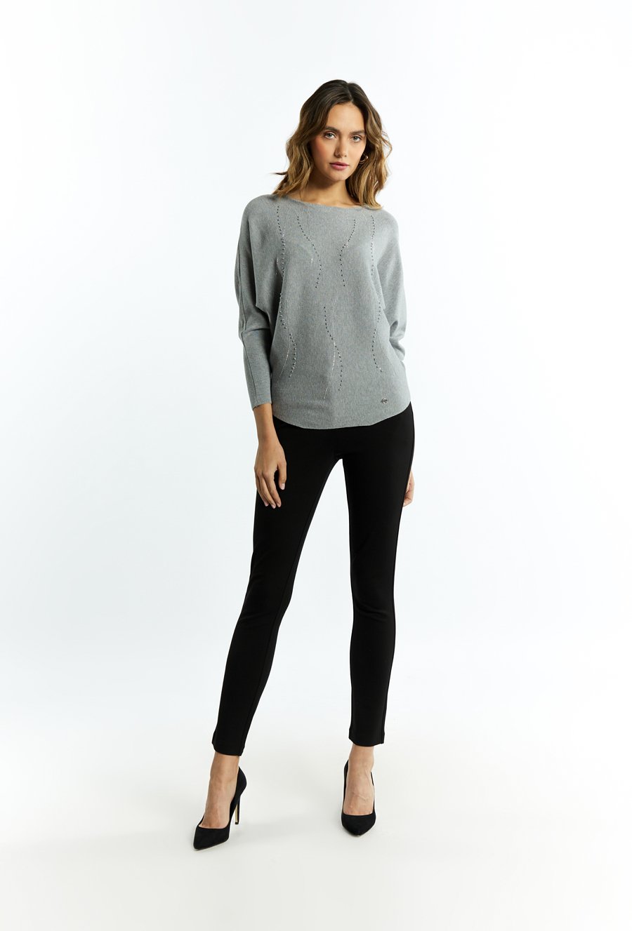 Sweter damski ze zdobieniami