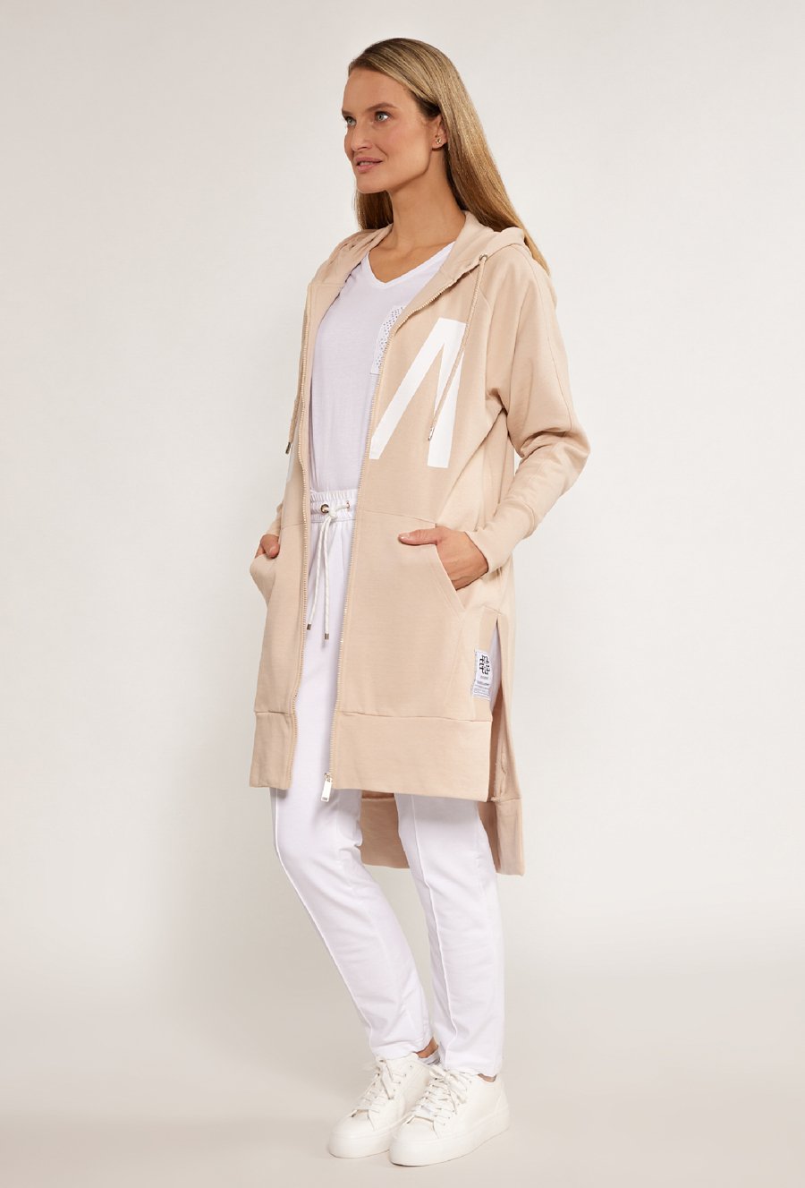 Bluza z ozdobnym panelem