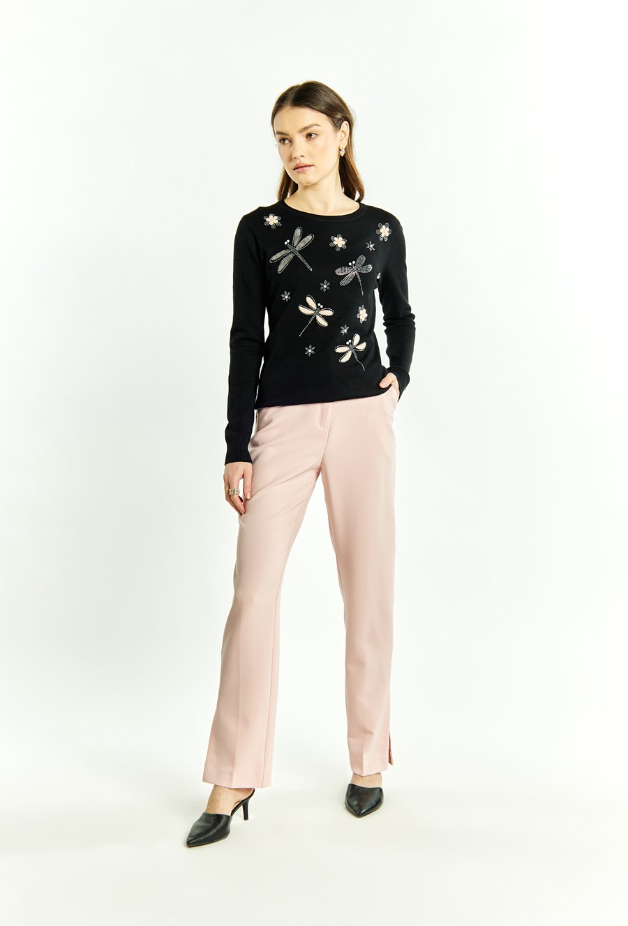 Sweter damski z aplikacjami